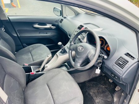 2009 Toyota Auris - thumbnail 17