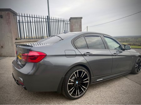 2017 BMW 3 Series - thumbnail 6