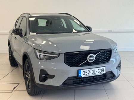 2025 Volvo XC40 2.0 B3 MHEV Plus dark