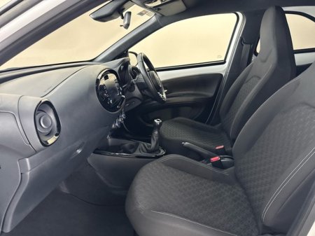 2023 Toyota Aygo X X Design €17,950 thumbnail