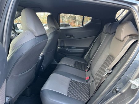 2023 Toyota C-HR C-HR HYBRID SOL €27,950 thumbnail