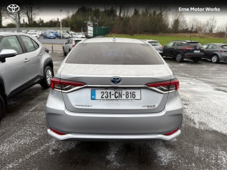 2023 Toyota Corolla COROLLA HYB LUNA Sport SALOON €28,995 thumbnail