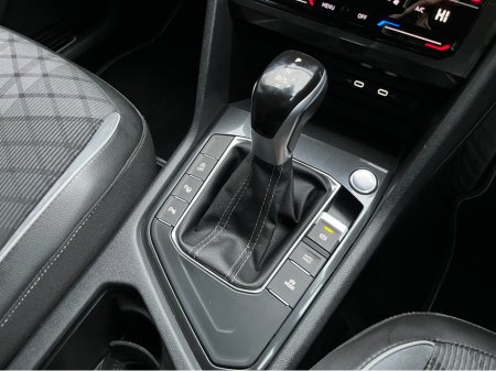 2024 Volkswagen Tiguan Allspace 7 SEATER R-LINE AUTOMATIC 2.0 DIESEL //SAT NAV//HEATED SEATS//REVERSE CAMERA//ADAPTIVE CRUISE CONTROL//HEATED STEERING WHEEL// €49,950 thumbnail