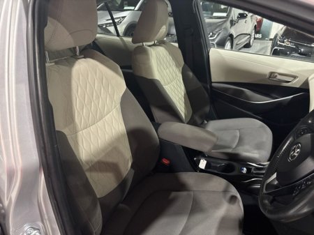 2021 Toyota Corolla HYBRID LUNA SPORT 4DR AUTO €22,950 thumbnail