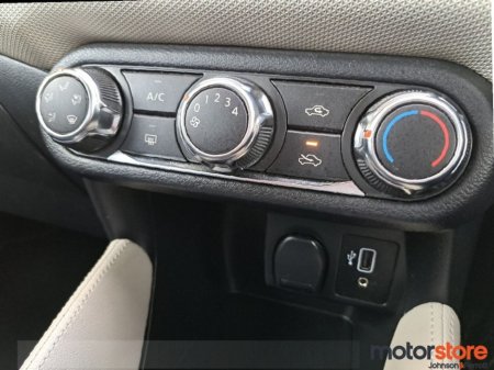 2020 Nissan Micra - thumbnail 20