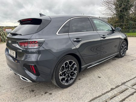 2025 Kia Ceed - thumbnail 2