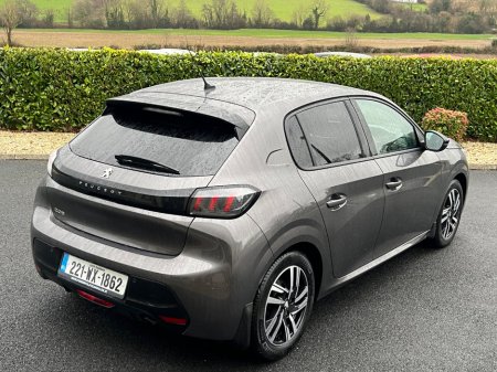2022 Peugeot 208 1.2 Puretech 100bhp Allure Pack €17,950 thumbnail