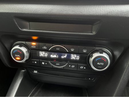 2018 Mazda Mazda3 AXELA/MAZDA 3 S 1.5 PETROL MANUAL //LOW MILES//BOSE SOUND//KEYLESS ENTRY//REVERSE CAMERA// €14,950 thumbnail