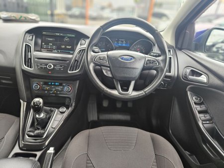 2016 Ford Focus - thumbnail 9