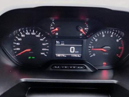 2020 Peugeot Partner  €10,995 thumbnail