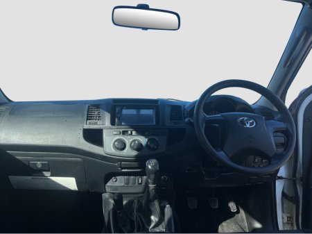 2016 Toyota Hilux - thumbnail 13