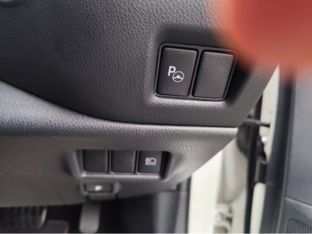 2020 Toyota C-HR 1.8 DYNAMIC HEV CVT AUTO SAT NAV-REV CAM 5DR SUV €17,750 thumbnail