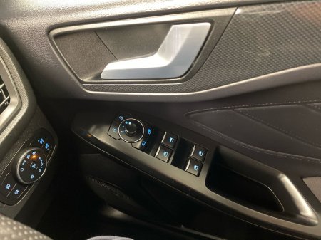 2023 Ford Focus - thumbnail 13