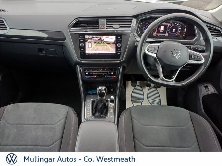 2024 Volkswagen Tiguan 2.0 TDI 150HP Elegance €42,950 thumbnail