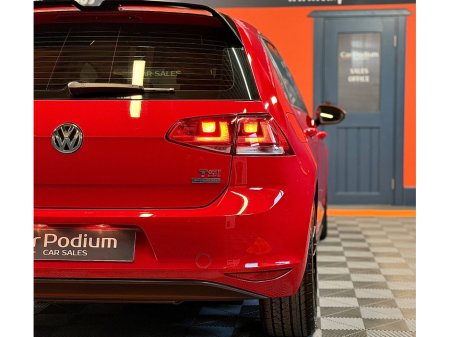 2015 Volkswagen Golf 1.4 TSI 5DR 150HP Highline €15,900 thumbnail