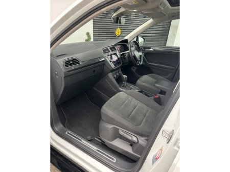 2020 Volkswagen Tiguan - thumbnail 17