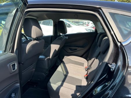 2016 Ford Fiesta - thumbnail 15