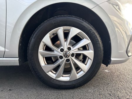 2024 Volkswagen Polo POLO STYLE 1.0 TSI 95HP D7F €24,975 thumbnail