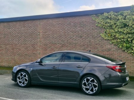 2016 Vauxhall Insignia - thumbnail 2