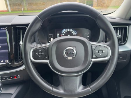 2018 Volvo XC60 - thumbnail 11