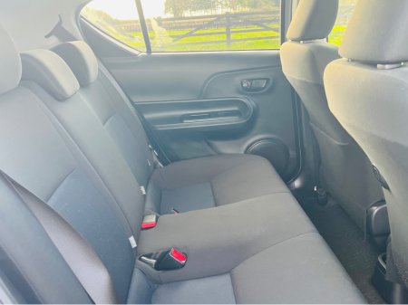 2019 Toyota Aqua - thumbnail 17