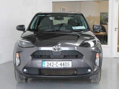 2024 Toyota Yaris - thumbnail 2