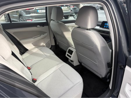 2022 Volkswagen Golf - thumbnail 9