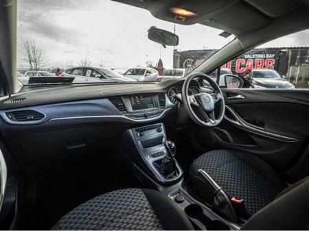 2017 Opel Astra 172 Opel Astra 1.0/High spec/Irish/1yr warranty €10,888 thumbnail
