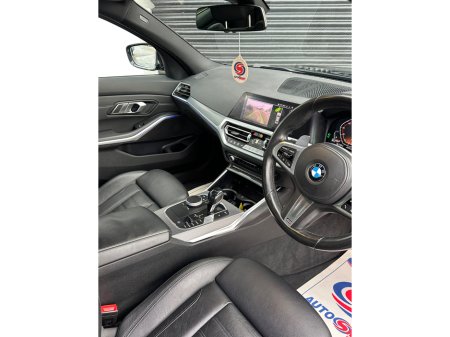 2021 BMW 3 Series  €35,995 thumbnail