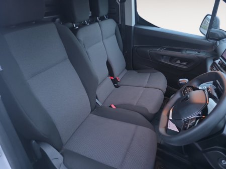 2024 Peugeot Partner  €18,658 thumbnail
