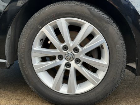 2017 Volkswagen Polo - view 3