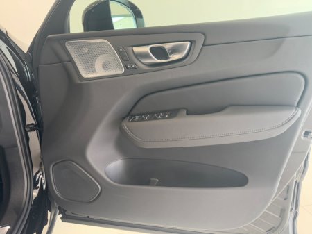 2026 Volvo XC60 - thumbnail 10