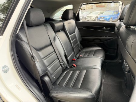 2016 Kia Sorento - thumbnail 23