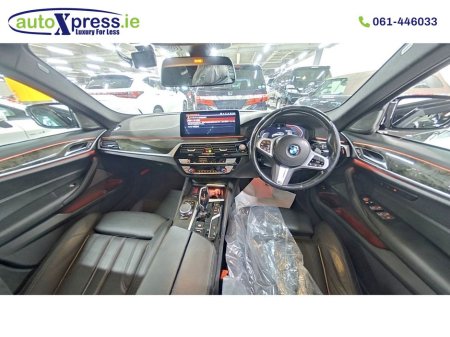 2022 BMW 5 Series - thumbnail 2