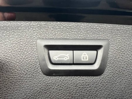 2018 BMW 3 Series 320d M-SPORT TOURING // ONLY 14, 900 KMS // 19" SHADOWLINE ALLOYS // LEATHER M-SPORT INTERIOR €26,900 thumbnail