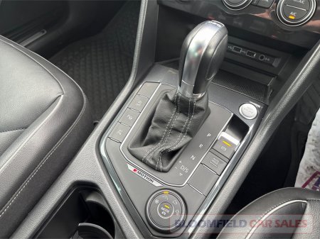 2018 Volkswagen Tiguan 4 MOTION R-LINE , DSG // PRISTINE €29,950 thumbnail