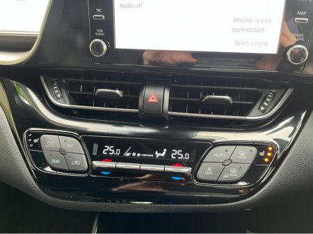 2020 Toyota C-HR - thumbnail 17