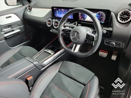 2025 Mercedes-Benz GLA Class GLA250e AMG Line Executive Exclusive Edition thumbnail