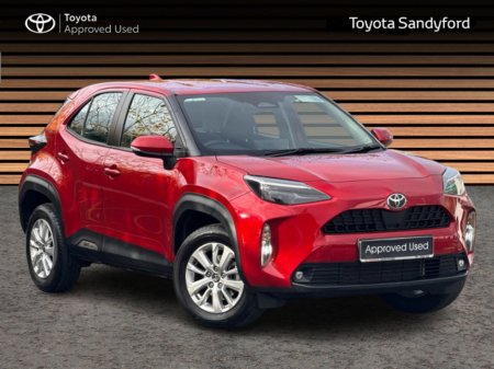 2025 Toyota Yaris Cross LUNA HYBRID AUTOMATIC // REAR CAMERA // AIR CON // SMART ENTRY/SMART START // TOYOTA SAFETY SENSE // FULL WARRANTY €30,945