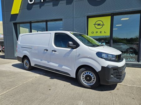 2025 Opel Vivaro  €25,950