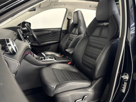 2021 MG HS EXCLUSIVE PHEV AUTO**PANORAMIC ROOF**DIGITAL DASH**TOUCH SCREEN APPLE CAR PLAY**MULTIFUNCTIONAL STEERING WHEEL**HEATED LEATHER SEATS**ELECTRIC SEATS**ELECTRIC FOLDING MIRRORS**ELECTRIC TAILGATE** €24,995 thumbnail