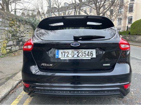 2017 Ford Focus - thumbnail 6