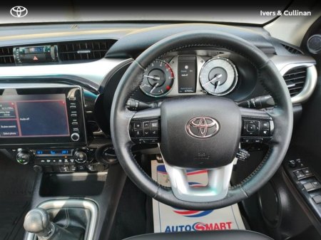 2022 Toyota Hilux - thumbnail 6