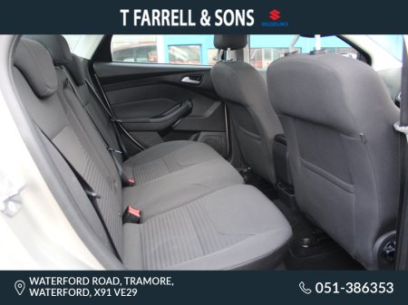 2018 Ford Focus - thumbnail 13