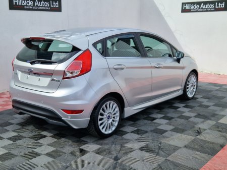 2016 Ford Fiesta - thumbnail 11
