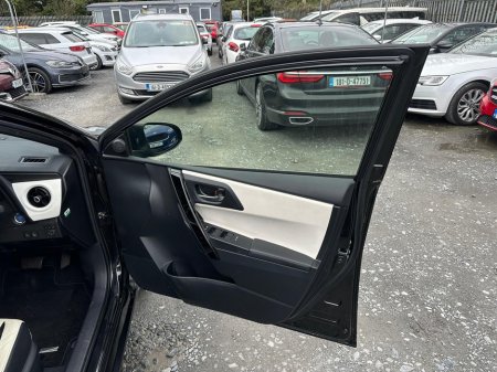 2017 Toyota Auris - thumbnail 10