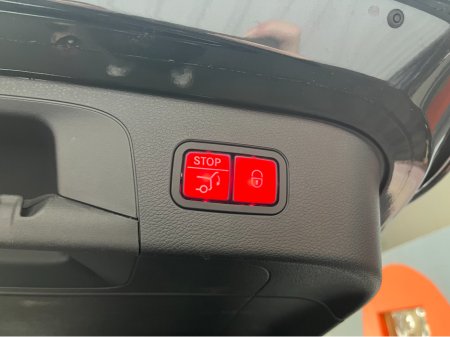 2021 Mercedes-Benz EQC - thumbnail 8