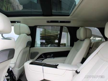 2026 Land Rover Range Rover 3.0 PHEV 460PS Autobiography €180,260 thumbnail