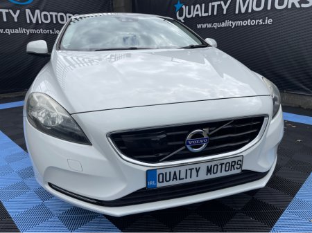 2015 Volvo V40 2015 VOLVO V40 (S30) €12,495