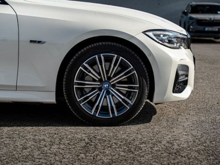 2022 BMW 3 Series - thumbnail 10